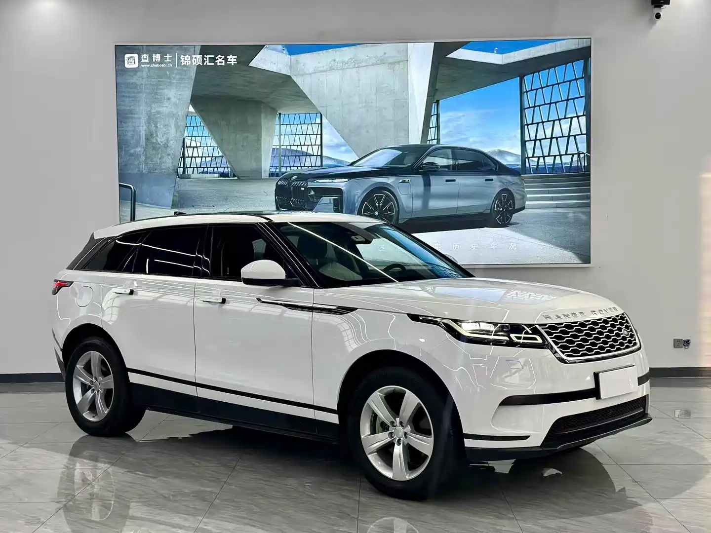 Фото 3 - Land Rover Range Rover Velar