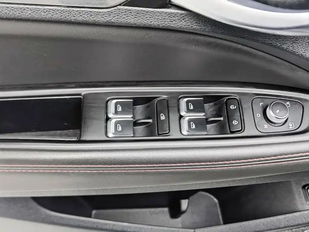 Geely Xingyue S 2022 2021 2.0TD DCT Two-Wheel Drive Lightning Edition