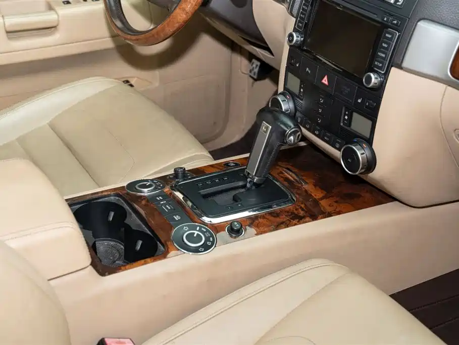 Volkswagen Touareg 2010 3.6 Limited Luxury Edition фото 16