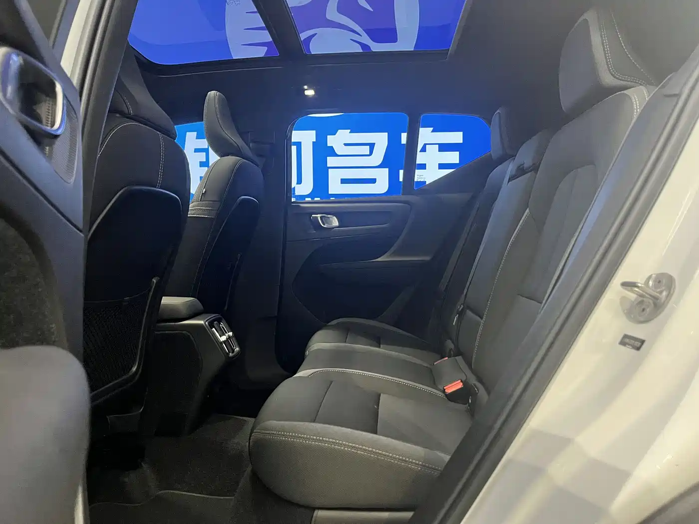 Фото 6 - Volvo XC40