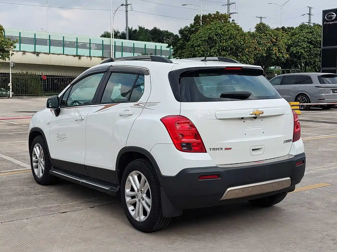 Chevrolet Trax 2016 1.4T Manual 2WD Comfort Sunroof Edition фото 4