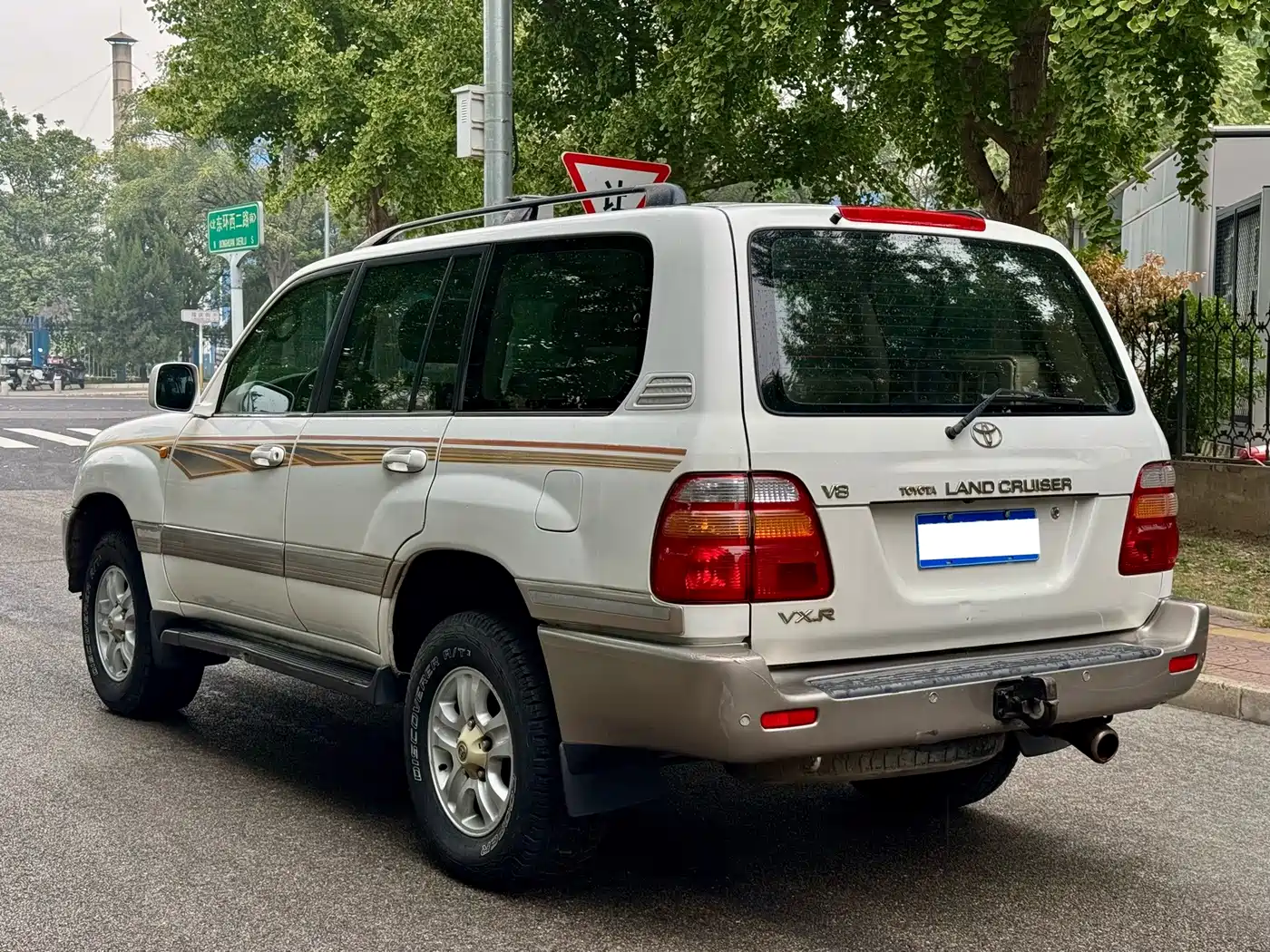 Toyota Land Cruiser (Import) 2002