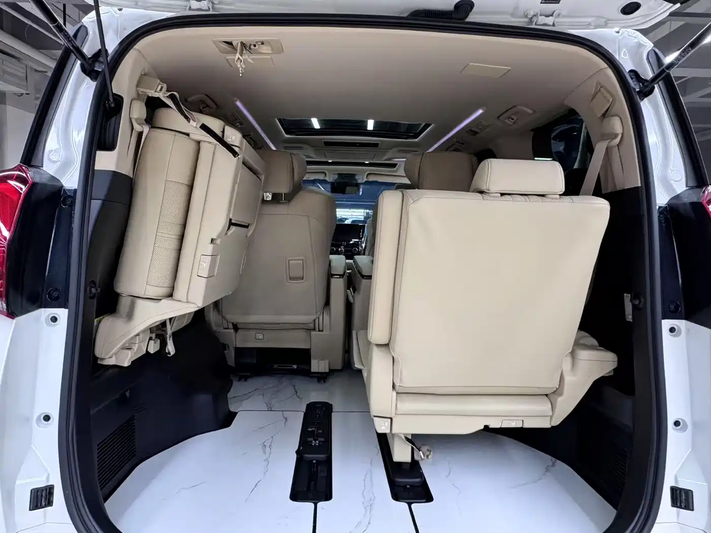 Toyota Alphard 2023 Dual Hybrid 2.5L Ultimate Gold Edition фото 10