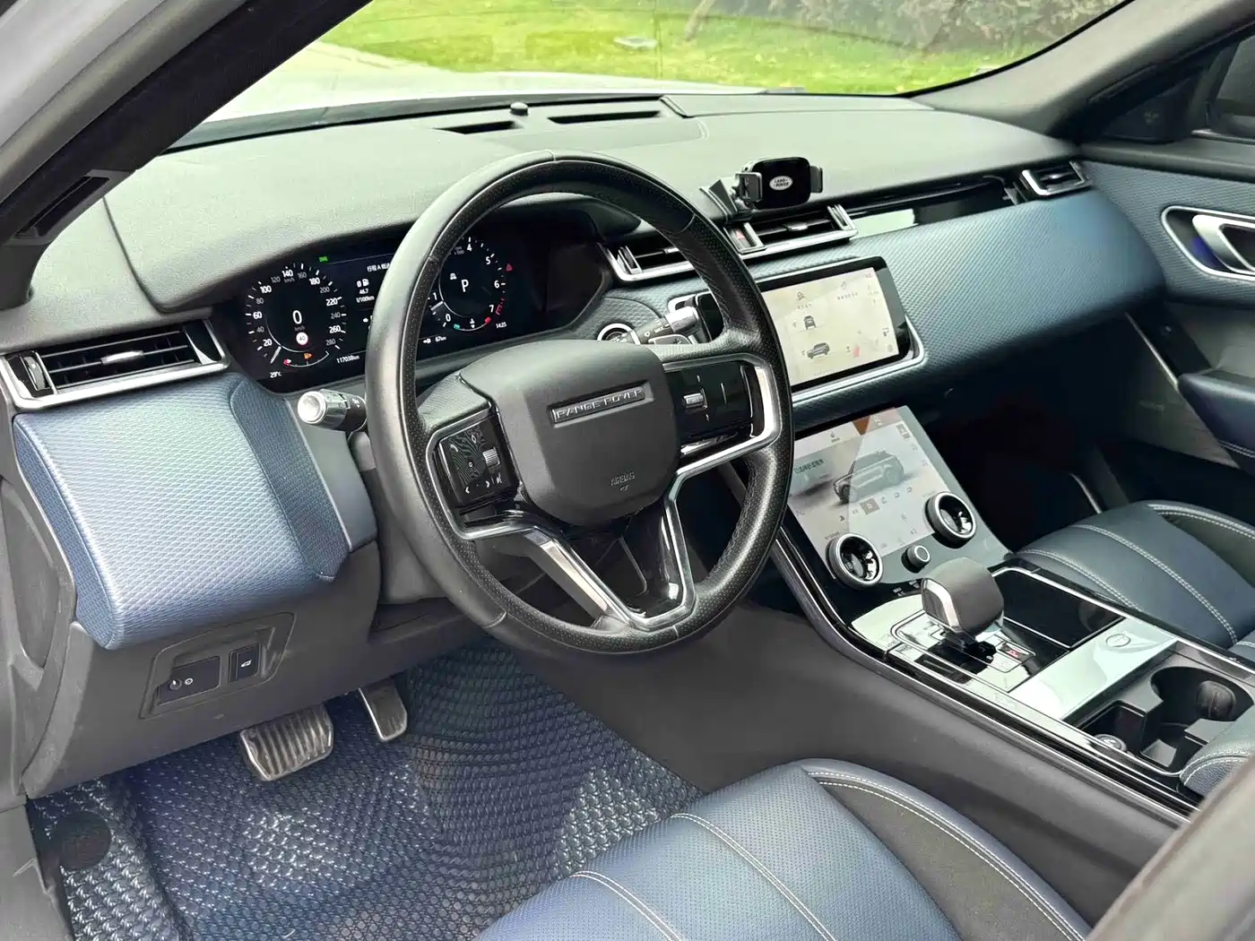 Фото 11 - Land Rover Range Rover Velar
