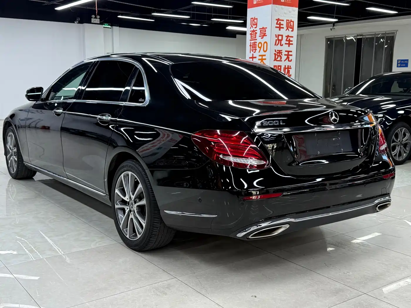 Mercedes-Benz E-Class 2019 E 300 L Luxury фото 8