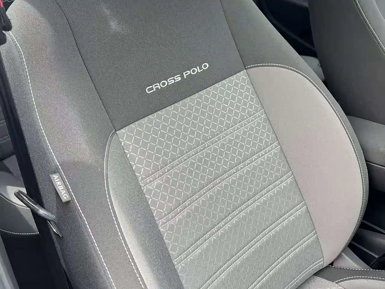Volkswagen Polo 2016 1.6L Cross Polo Automatic фото 22