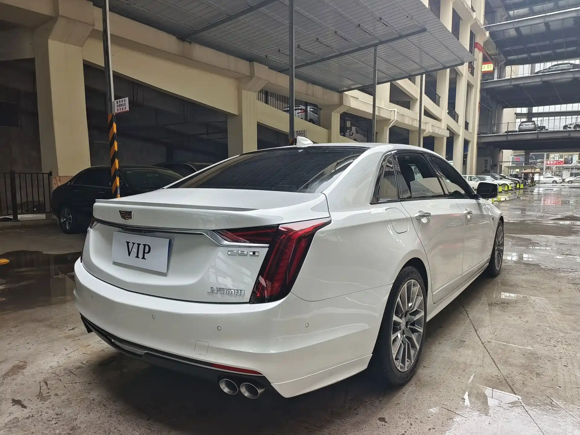 Фото 19 - Cadillac CT6