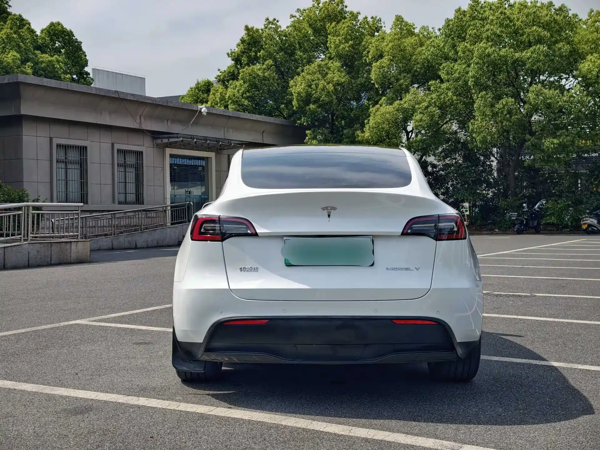 Фото 6 - Tesla Model Y