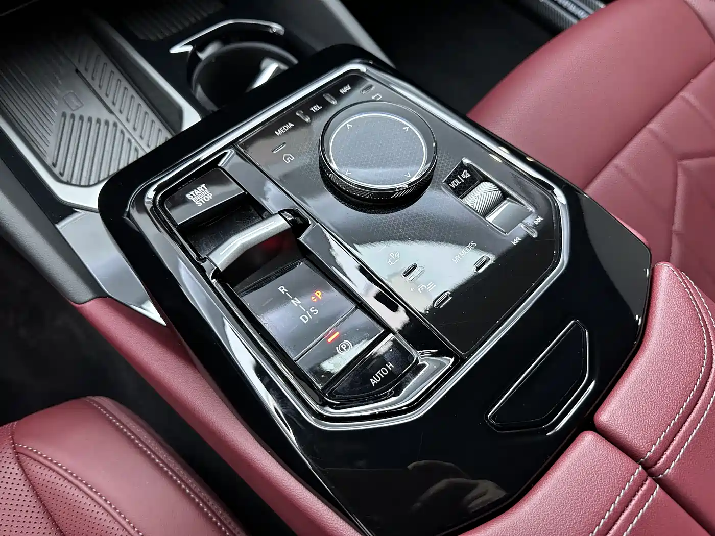 BMW 5 Series 2024 530Li Leading M Sport Package фото 13