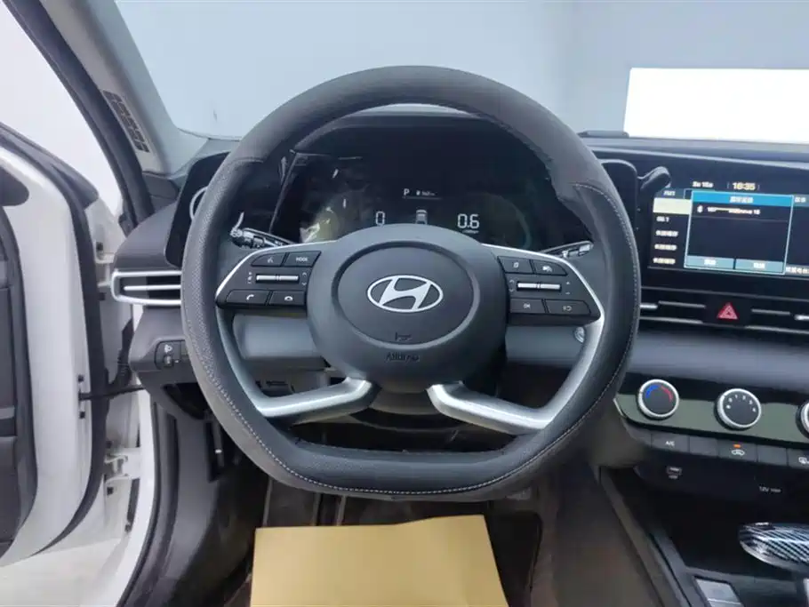 Hyundai Elantra 2023 1.5L CVT GLX Elite Edition фото 15
