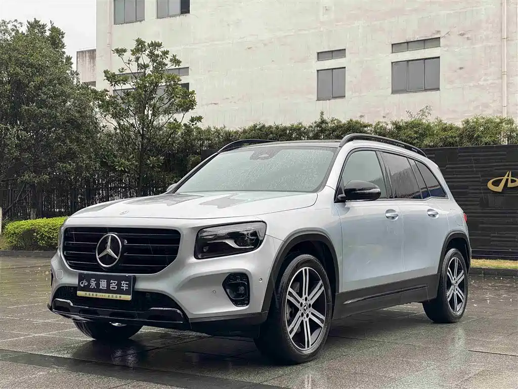 MERCEDES-BENZ GLB