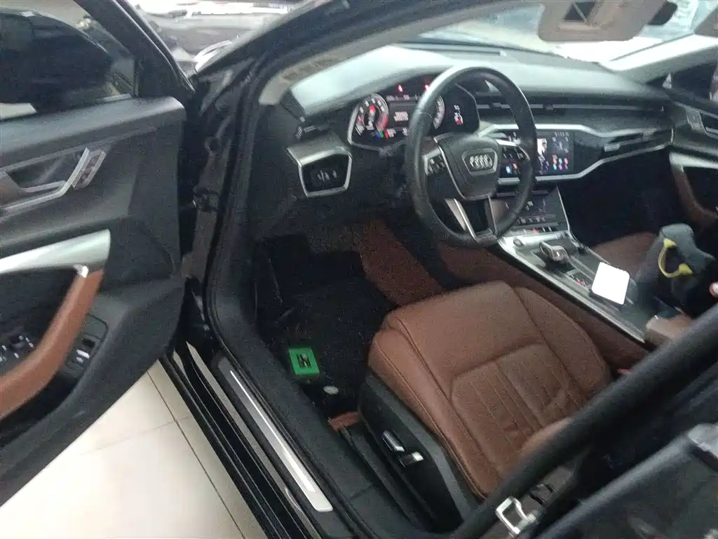 Audi A6L 2023 45 TFSI Premium Selection Elegance фото 12