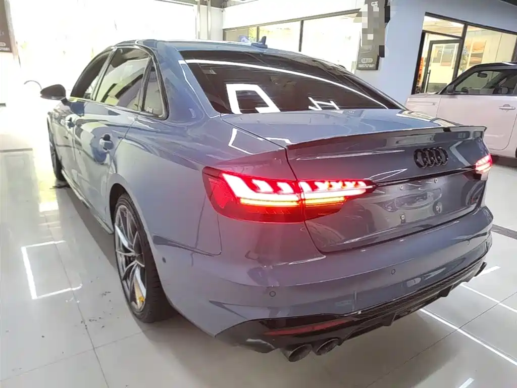 Audi A4L 2022 40 TFSI quattro RS Kit Burning Speed фото 5