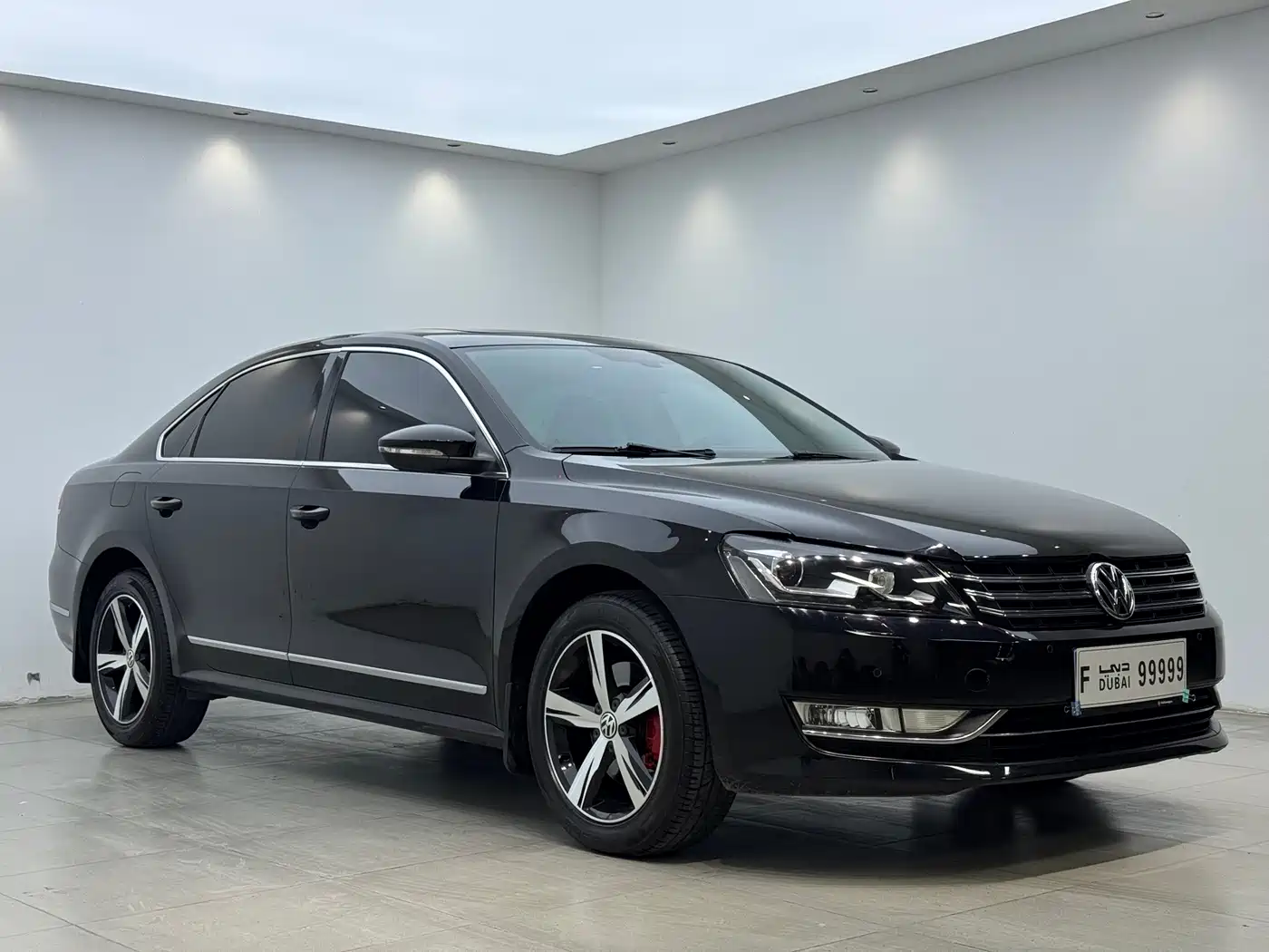 Volkswagen Passat 2015 1.8TSI DSG Prestige Edition фото 3