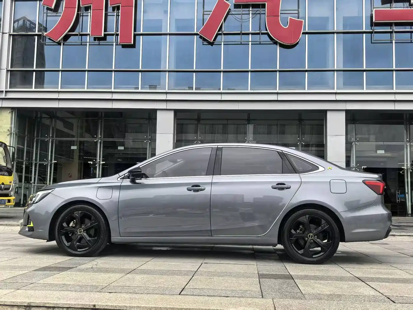 Roewe i6 MAX EV 2021 2021 1.5T PHEV Ride-hailing Flagship Edition