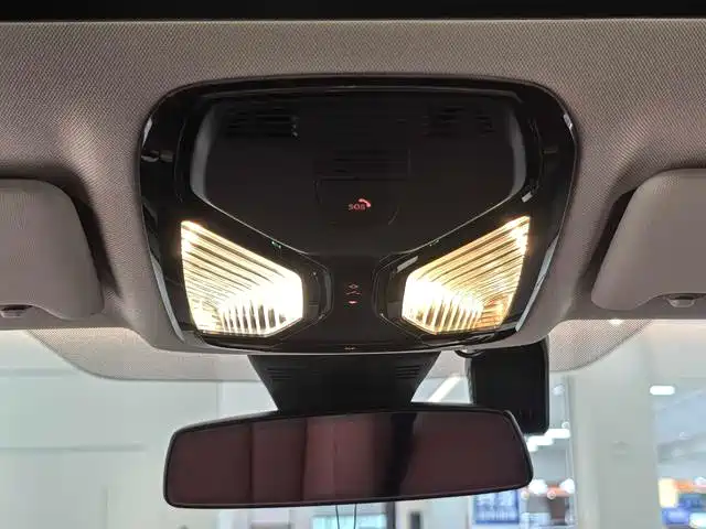 BMW 3 Series 2025 325Li M Sport Package фото 9