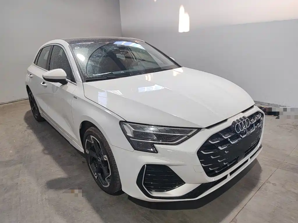 Audi A3 2026 2025 Facelift Sportback 35TFSI Flying Spur Premium