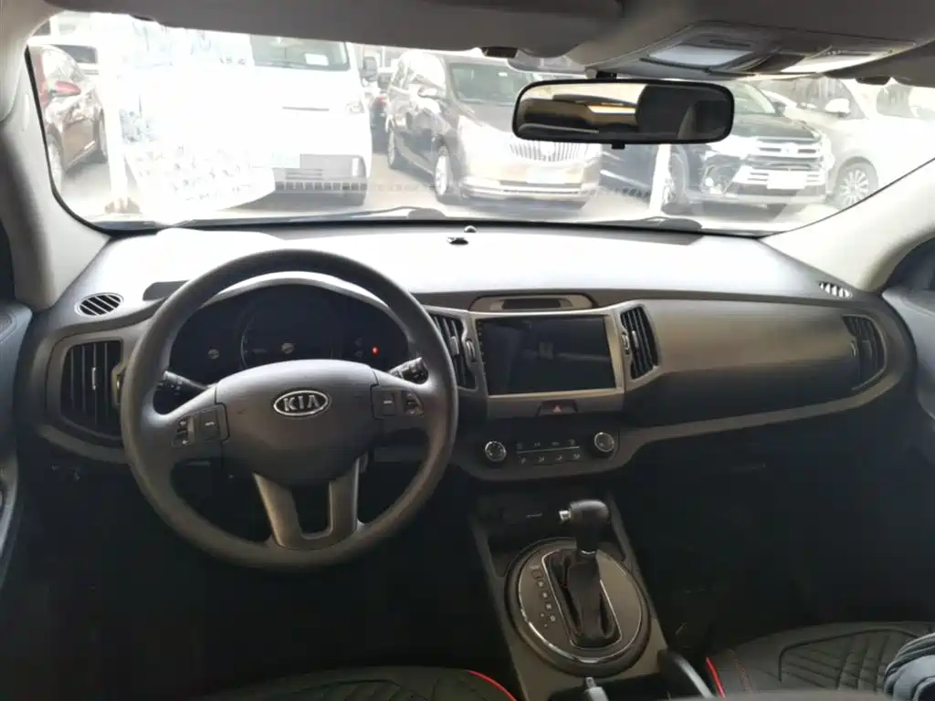 Kia Sportage 2014 2.0L Automatic 2WD GL Edition фото 10