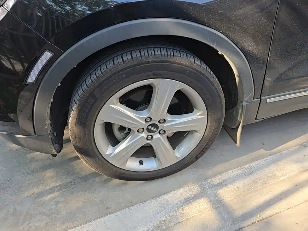 Фото 23 - Lincoln MKC
