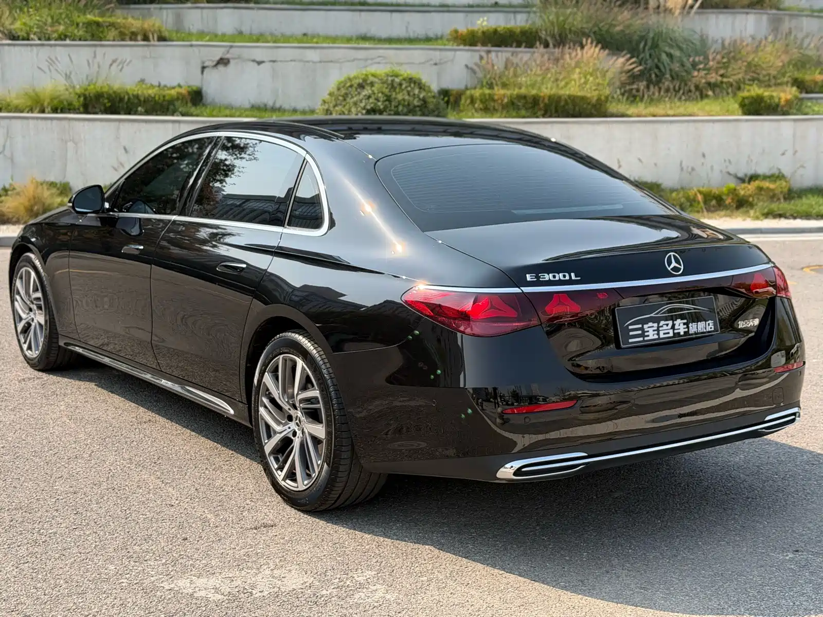 Фото 10 - Mercedes-Benz E-Class