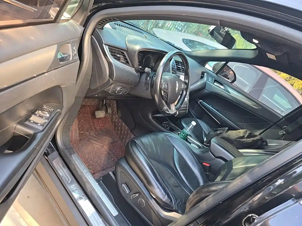 Фото 16 - Lincoln MKC