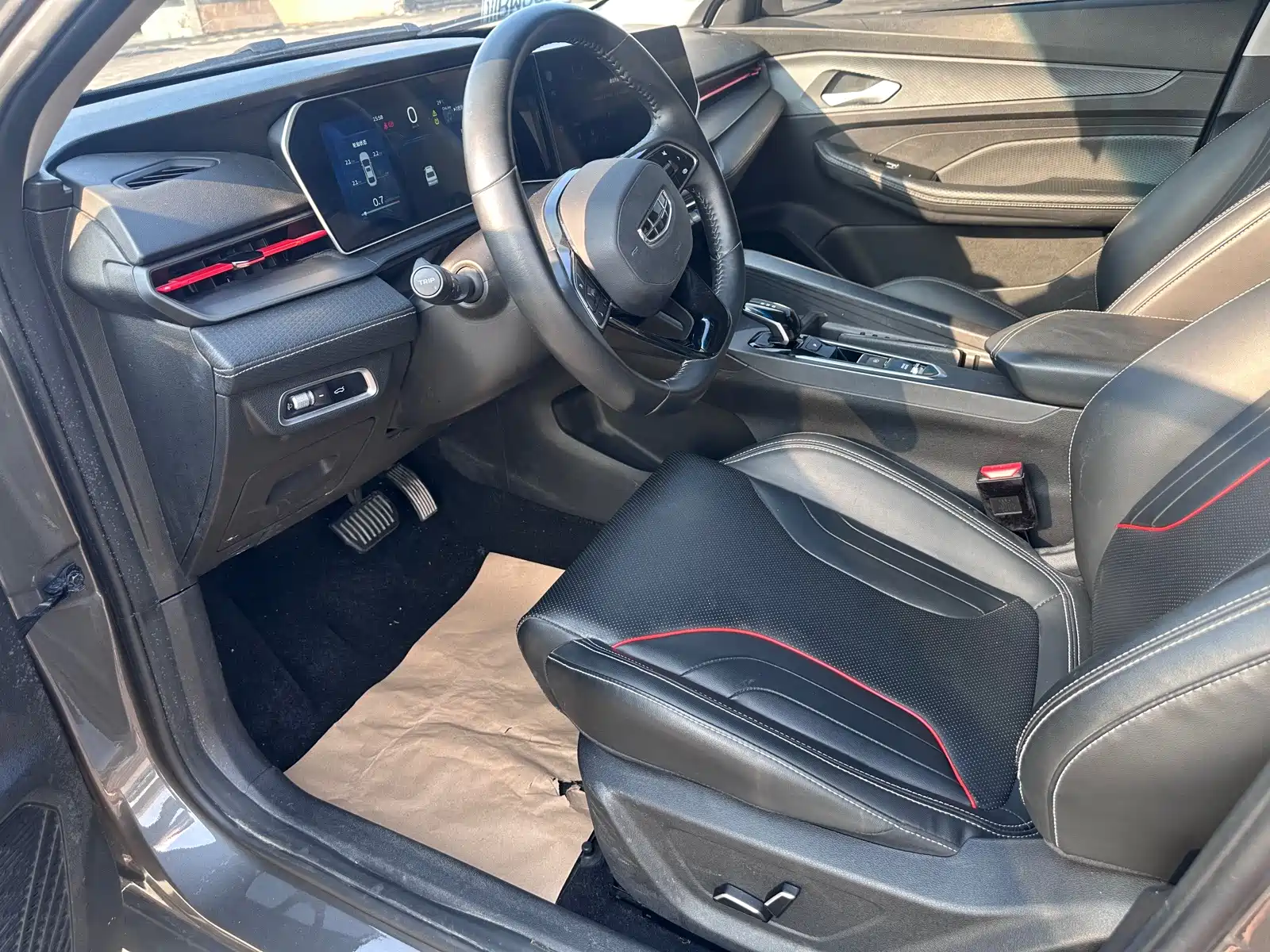 Фото 4 - Geely Binrui