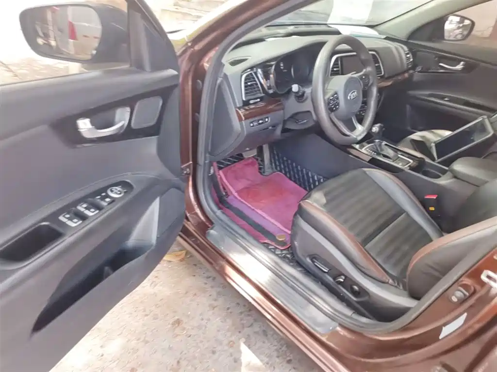 Kia Kaishen 2017 1.8L Automatic GLS фото 16