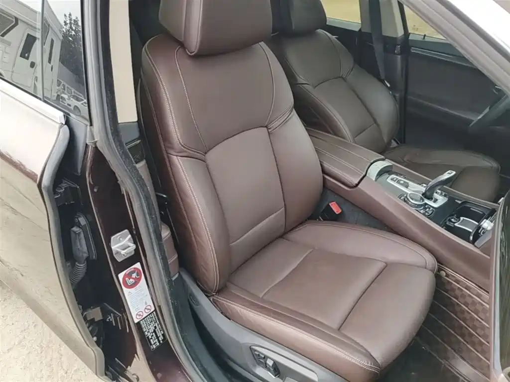 BMW 5 Series GT 2014 528i Luxury фото 25