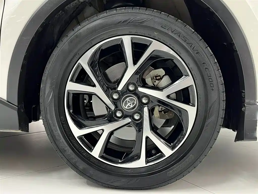 Toyota C-HR 2018 2.0L Cool Run Leader Edition China V фото 14