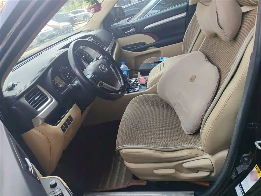 Toyota Highlander 2015 2.0T FWD Elite Edition 7-seater фото 8