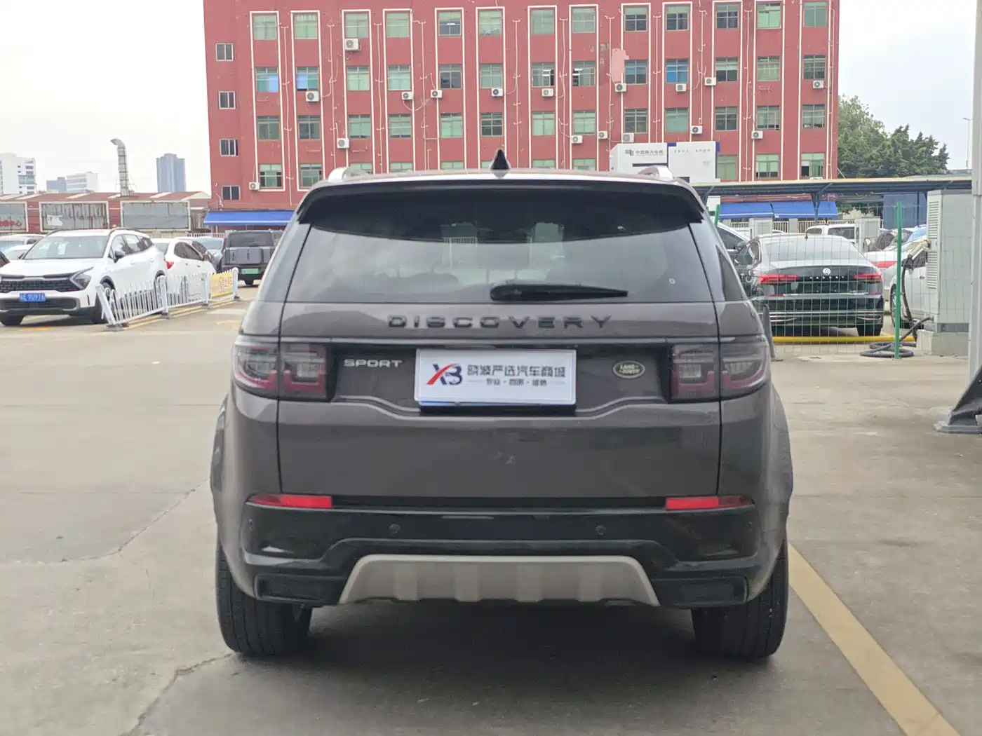 Land Rover Discovery Sport 2024 Luxury Custom Edition фото 5