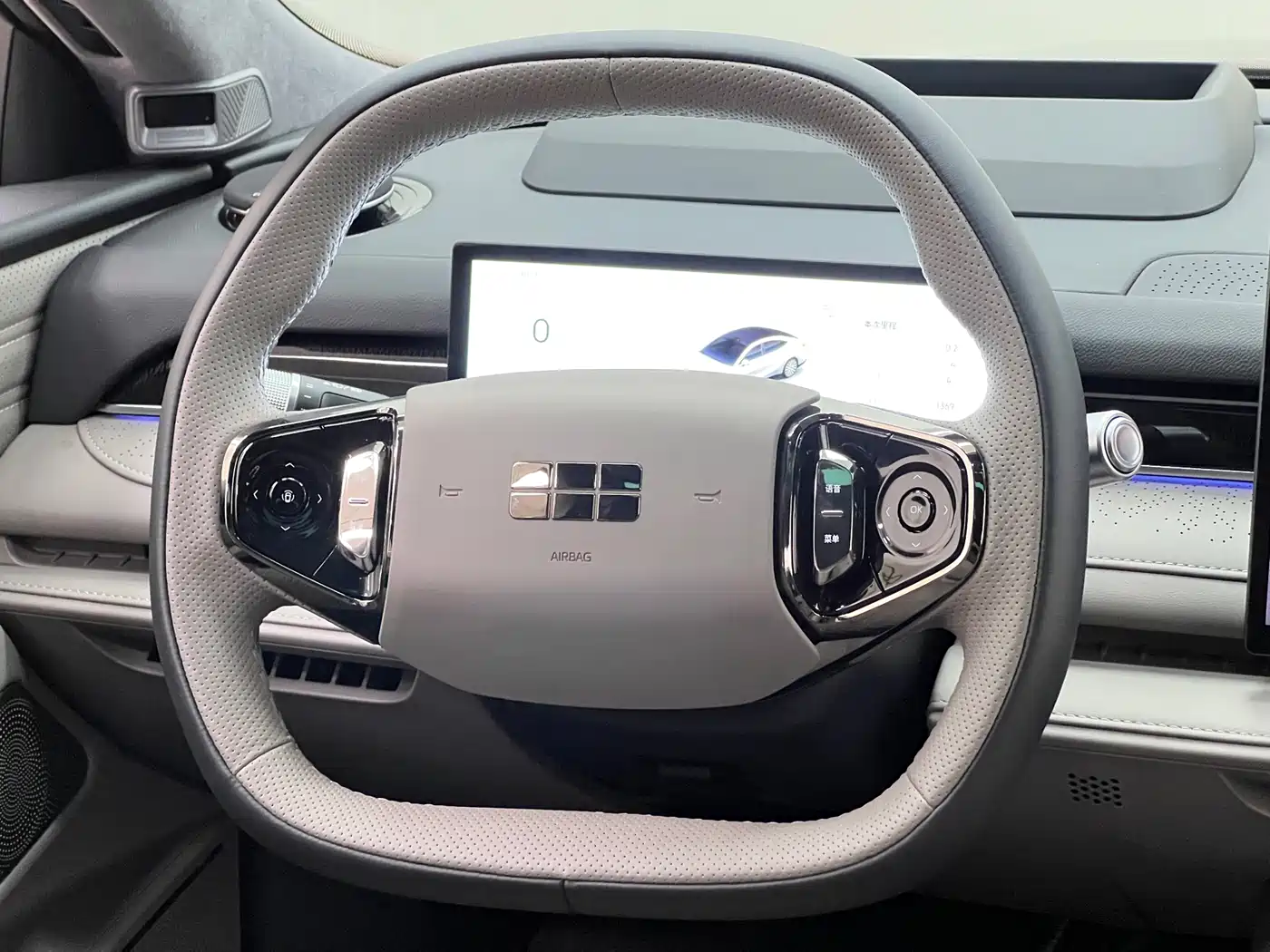 Geely Galaxy Galaxy Xingyao 8 2025 Model 130km EM-i Flagship Edition фото 27