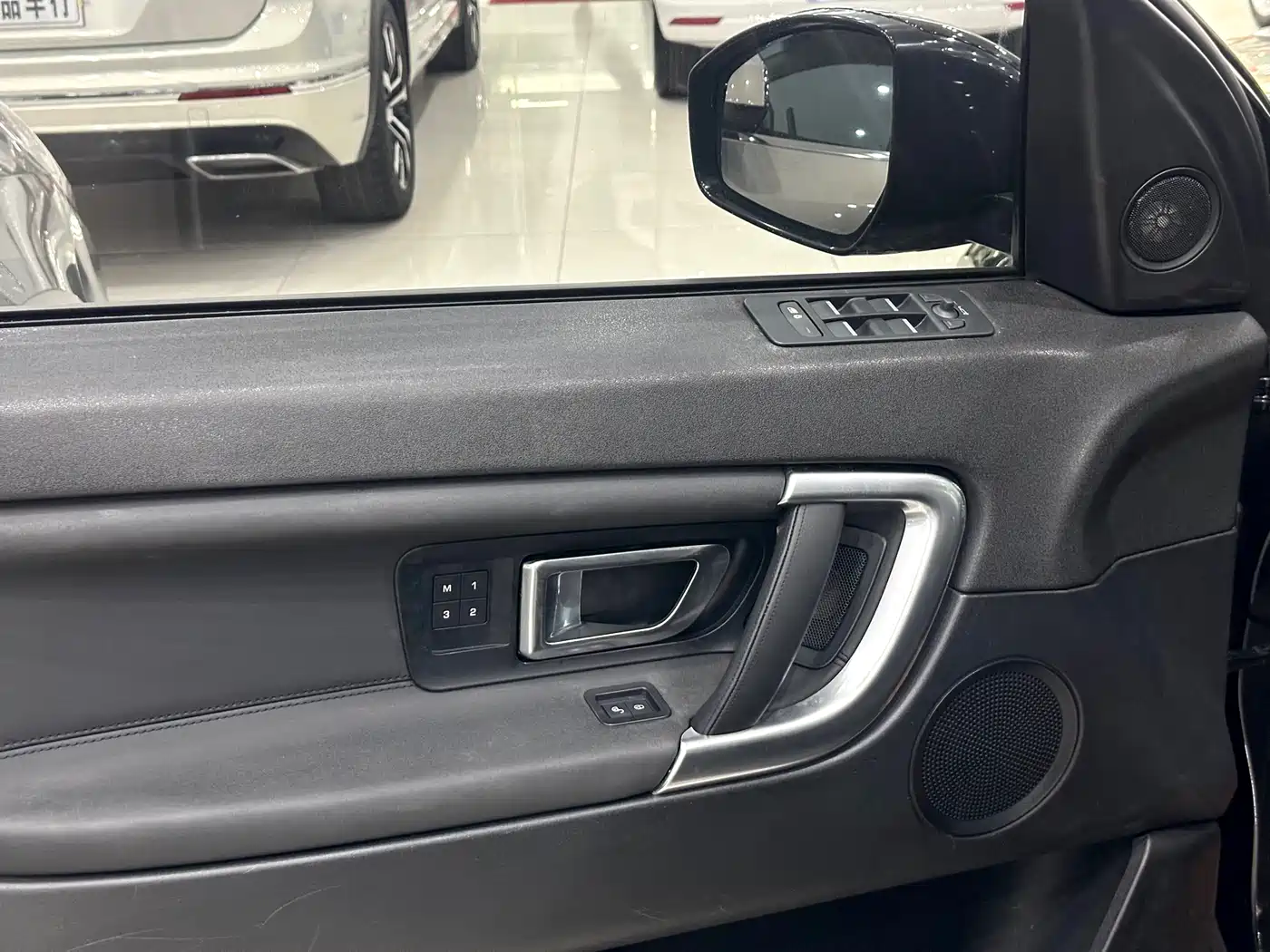 Land Rover Discovery Sport 2016 2.0T HSE фото 27