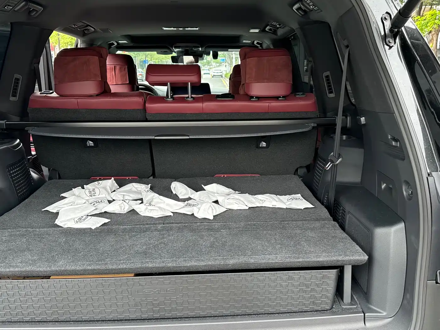 Lexus LX 2025 700h Boundary Edition фото 7