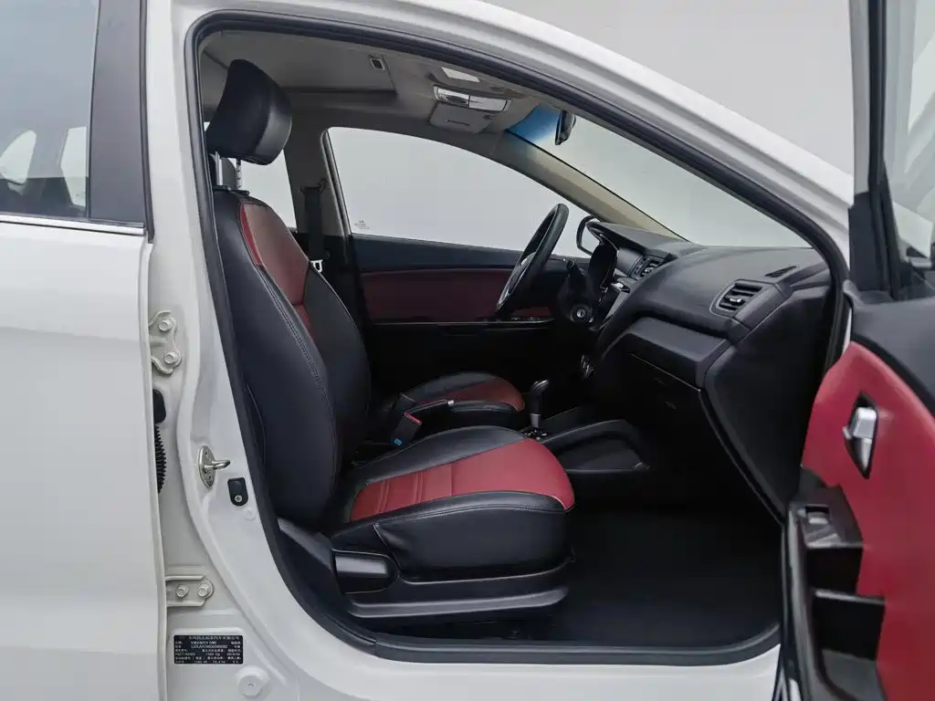 Photo 23 - Kia K2