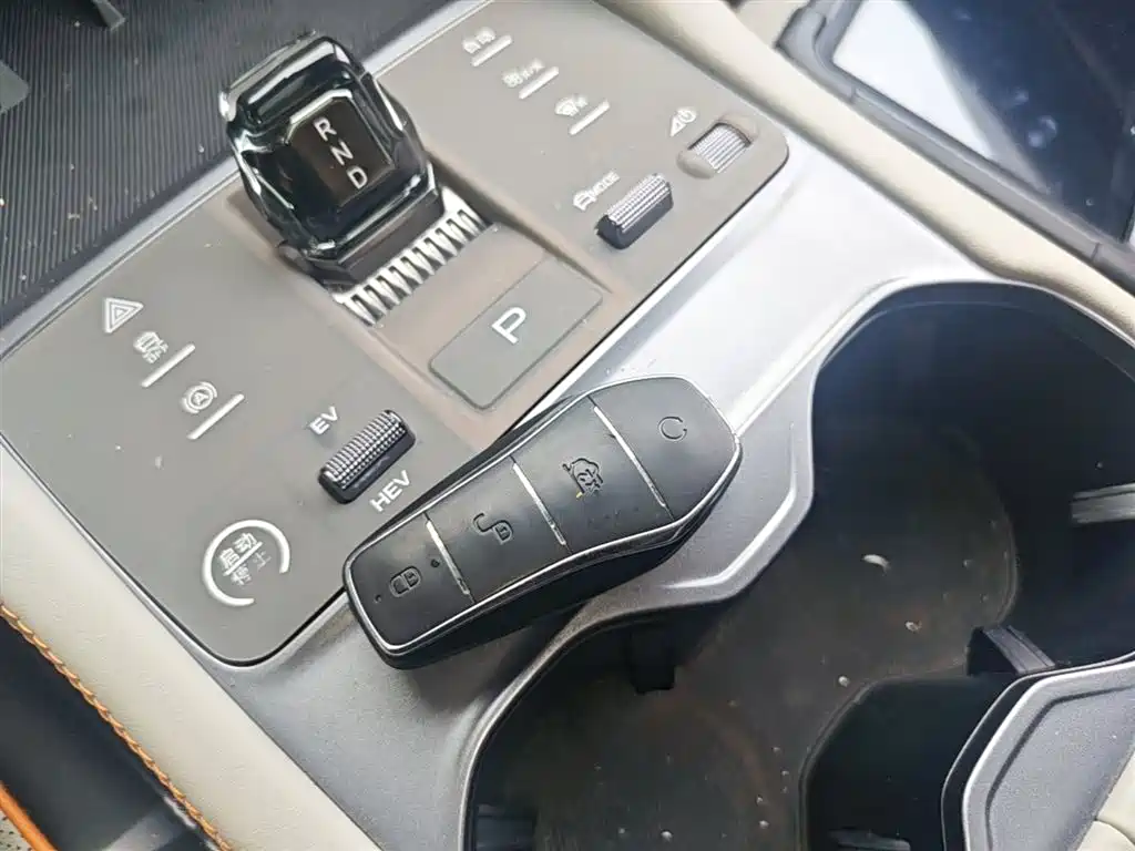 BYD Song PLUS PHEV 2024 Glory Edition DM-i 150km Flagship PLUS фото 9