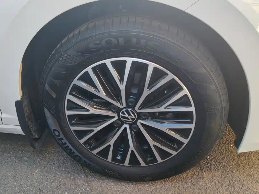 صورة 6 - Volkswagen Sagitar