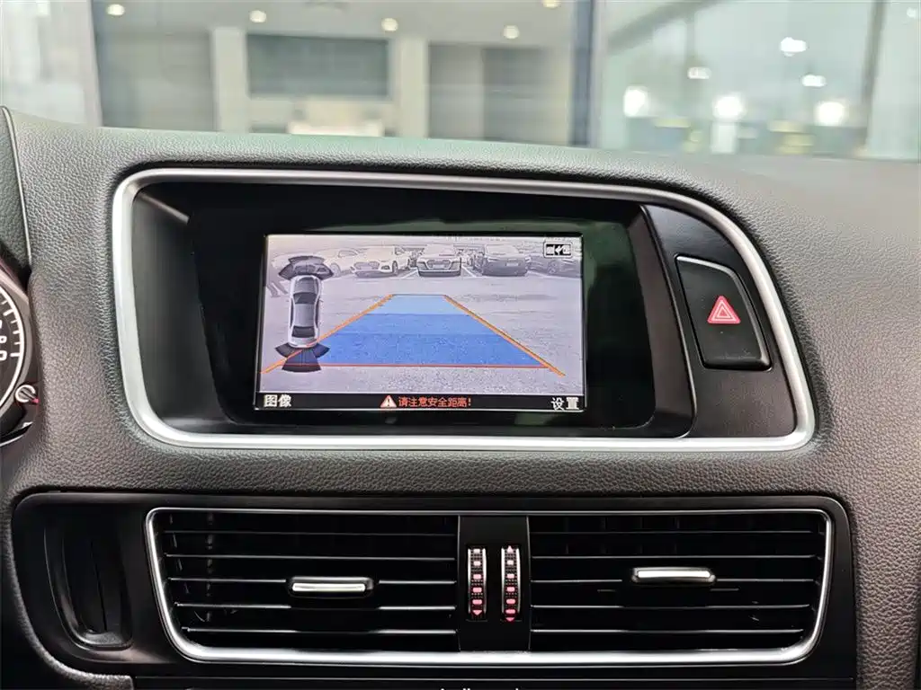 Audi Q5 2017 Plus 40 TFSI Technology фото 11