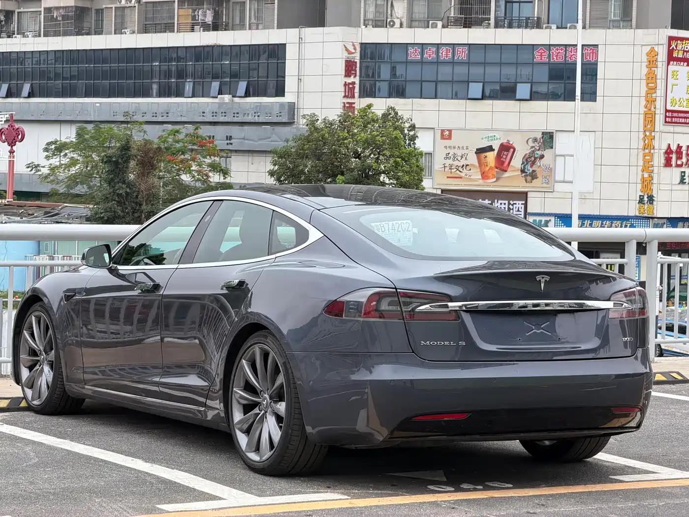 TESLA MODEL S