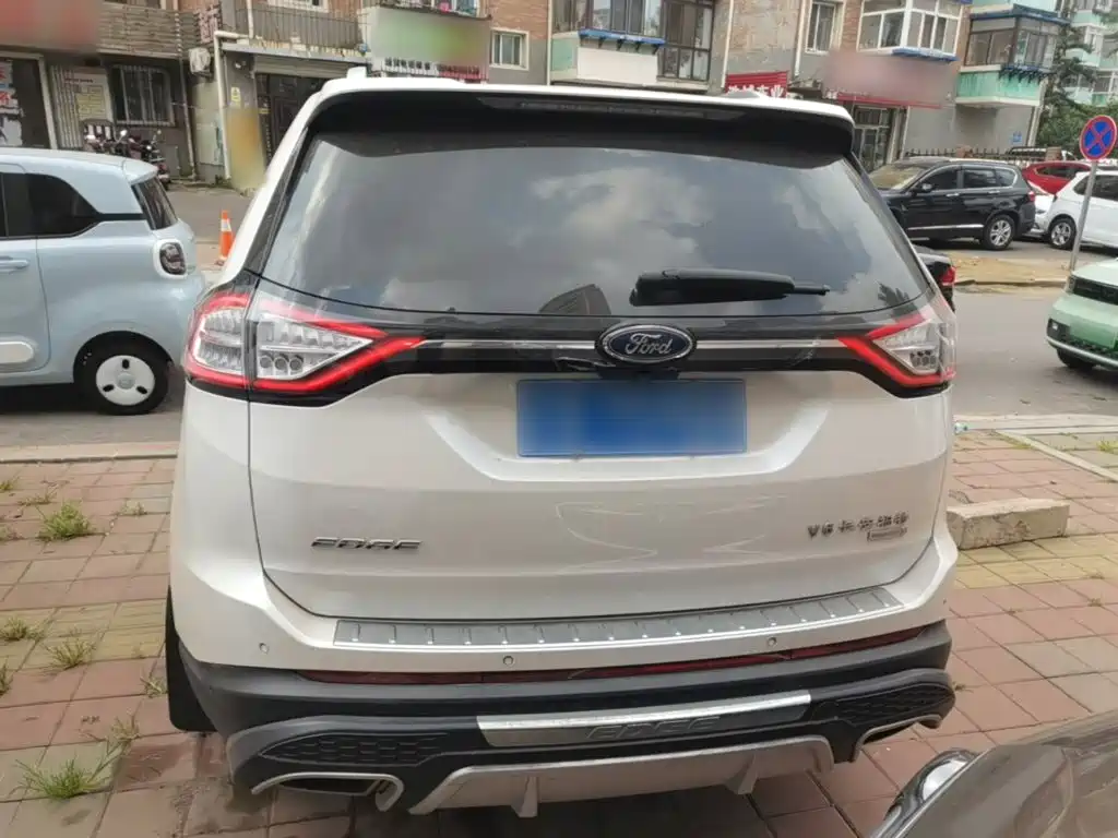 Фото 6 - Ford Edge