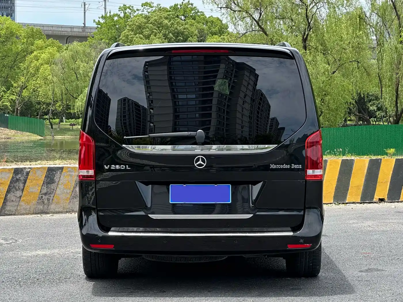 Mercedes-Benz V-Class 2018 V 260 L Premium Long Wheelbase Edition China VI фото 6