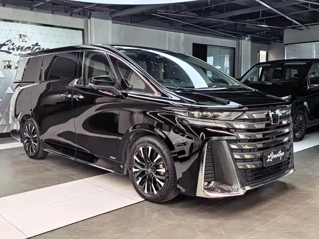 Toyota Vellfire 2024