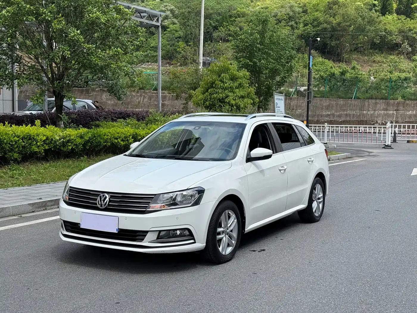 Volkswagen Lavida Tour 2017 230TSI Manual Comfort Edition