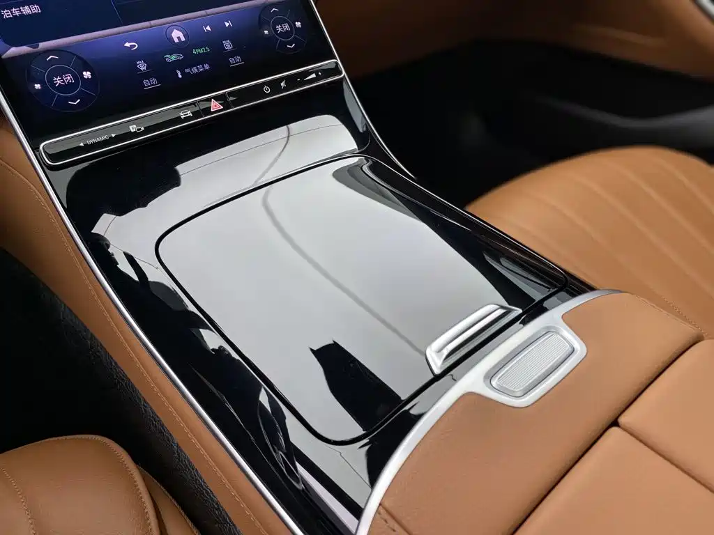 Фото 26 - Mercedes-Benz S-Class