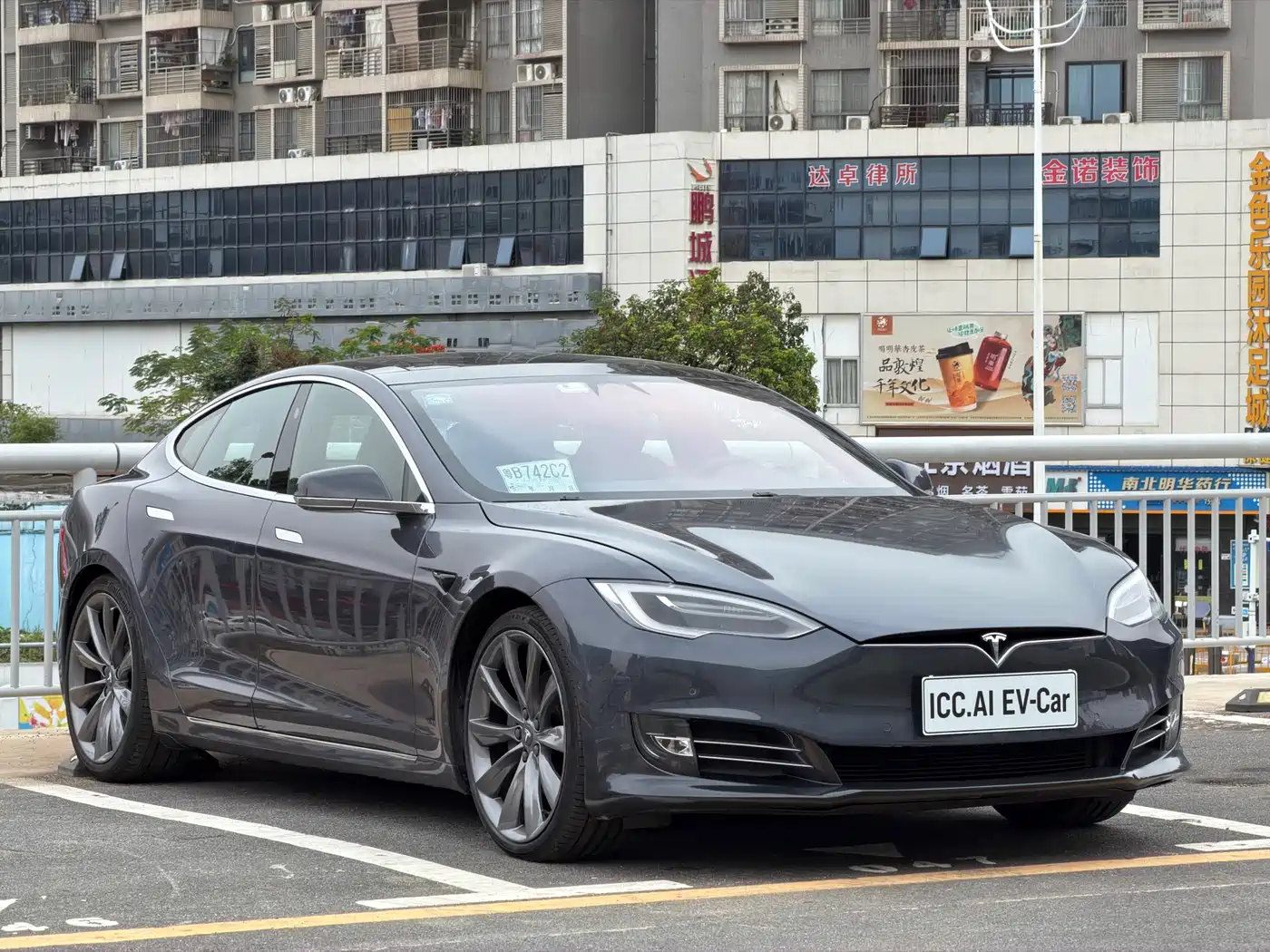 TESLA MODEL S