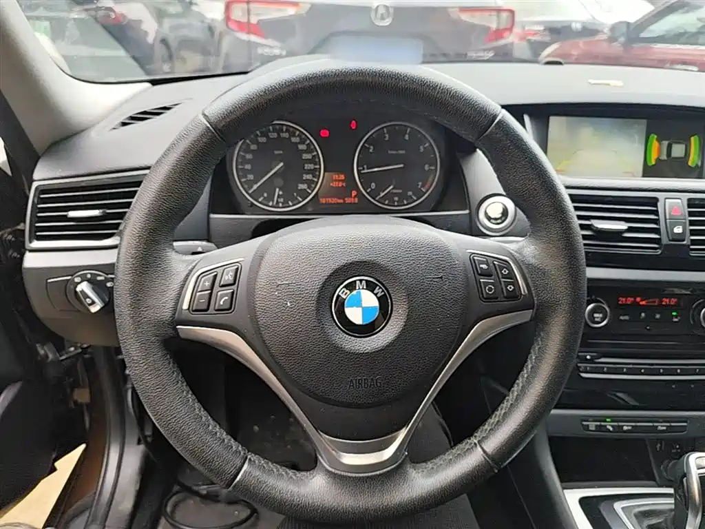BMW X1 2014 sDrive18i Leading Edition фото 11