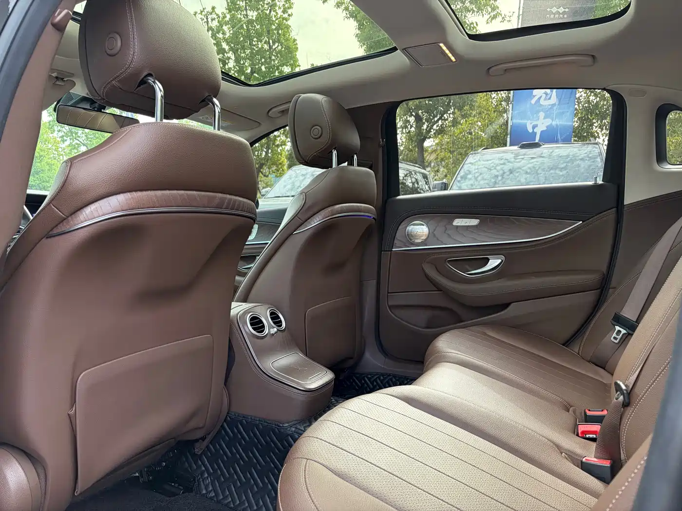 Mercedes-Benz E-Class 2021 E 300 L Fashion фото 11