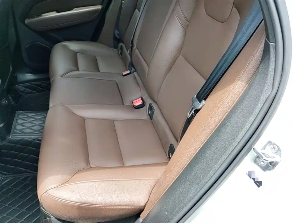 VOLVO XC60 PLUG-IN HYBRID
