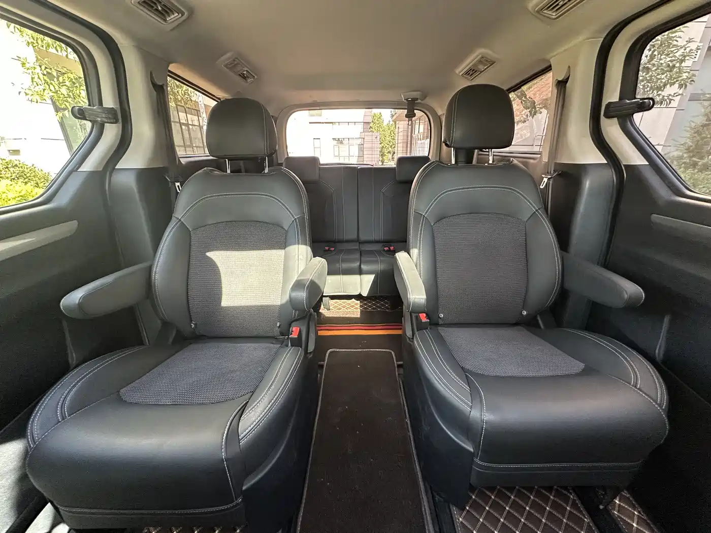 SAIC Maxus Maxus G10 2018 PLUS 2.0T Automatic Luxury Edition фото 16