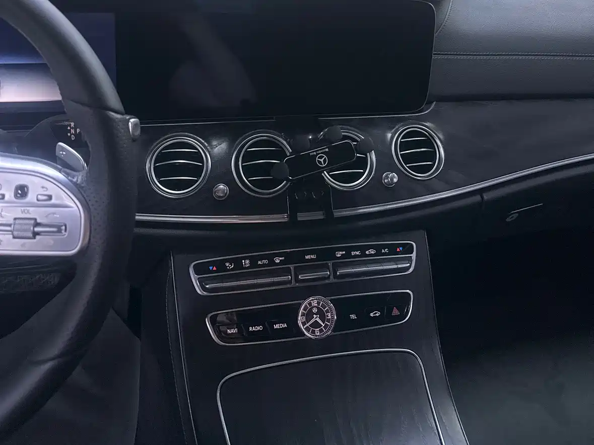 Mercedes-Benz E-Class 2019 E 300 L Sport Fashion фото 13